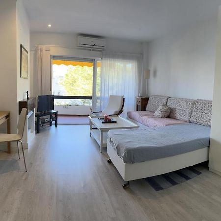 Estudio Marbella Bagian luar foto