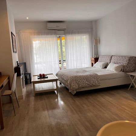 Estudio Marbella Bagian luar foto