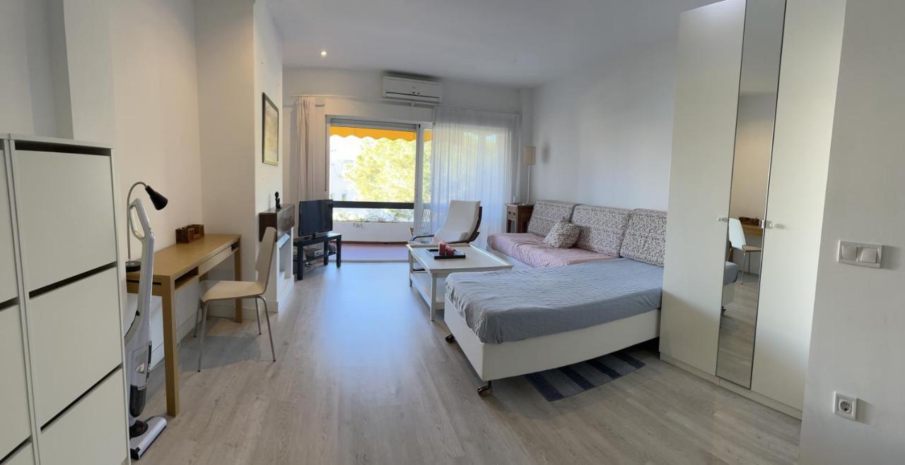 Estudio Marbella Bagian luar foto